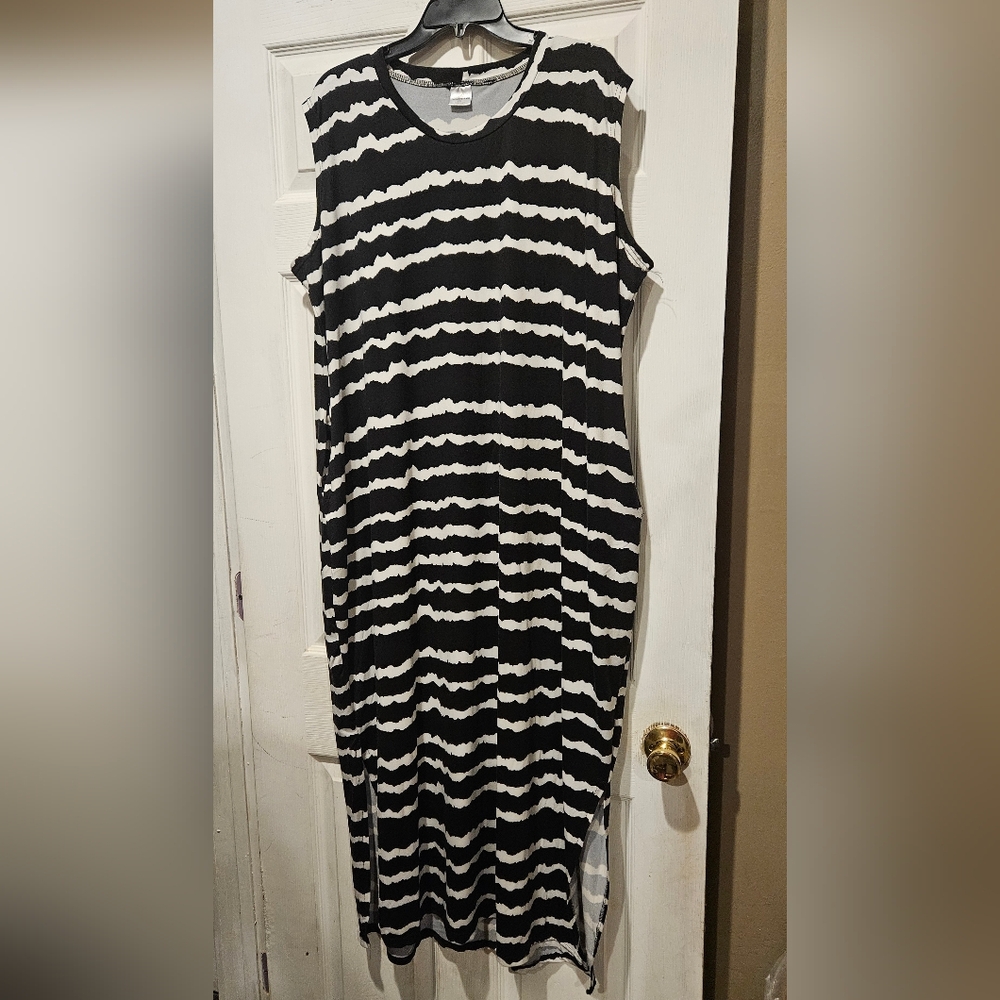 REAL ESSENTIALS MAXI DRESS